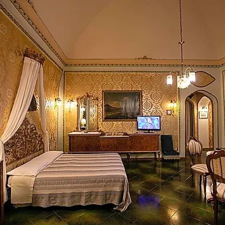 Savarini 4*